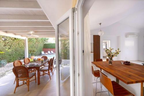 Villa Lime Coral