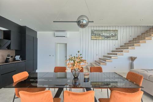 Brand New Villa Ultima