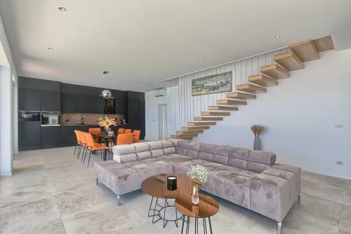 Brand New Villa Ultima