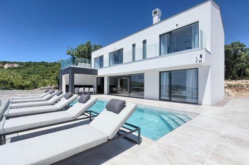 Brand New Villa Ultima