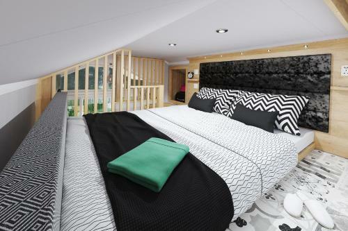 The Smolt Pod - Beautiful, Luxury Pod