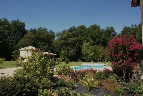 Hostal Domaine Des Doucins & Spa