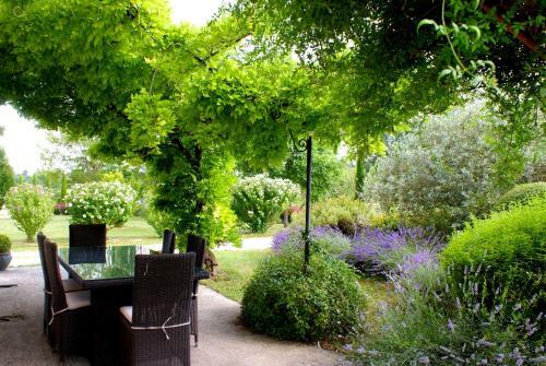 Hostal Domaine Des Doucins & Spa