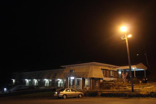 Motel Passport Inn And Suites