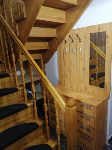Modernes Ferienhaus Mit Sch�nem �berdachtem Pool