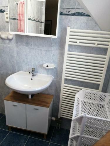 Modernes Ferienhaus Mit Sch�nem �berdachtem Pool