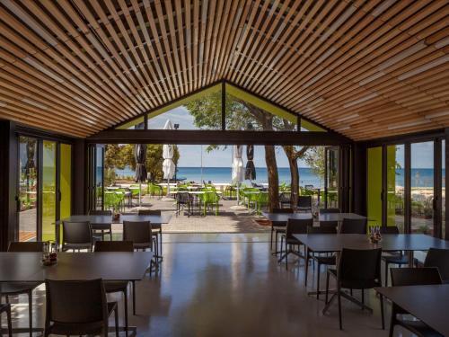Holiday Home Luxury Beach Villas Porto Bus-2