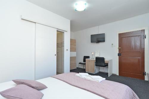 Hostal Rooms Bale 2150