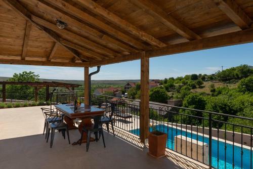 Modern Rustic Villa Kate