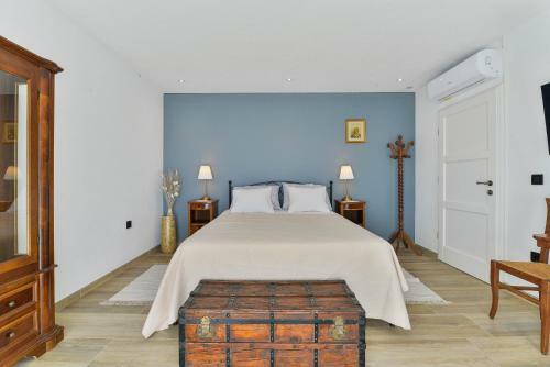 Modern Rustic Villa Kate