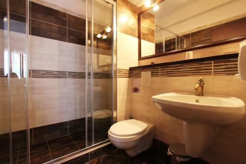 3 Br Apartment In Boka Gardens Complex