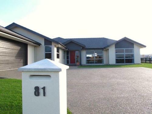 Halkett Grove Bed And Breakfast