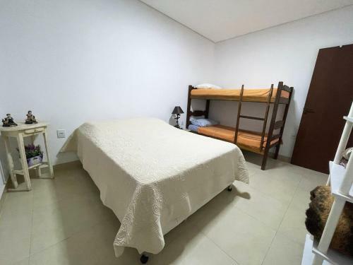 Casa Com Piscina E Churrasqueira Em Capitolio Mg