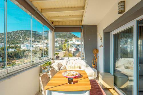 Apartamento Spacious 2 Br House With A View In Konac?k
