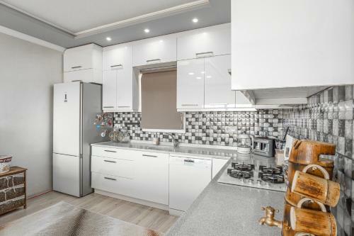 Apartamento Spacious 2 Br House With A View In Konac?k
