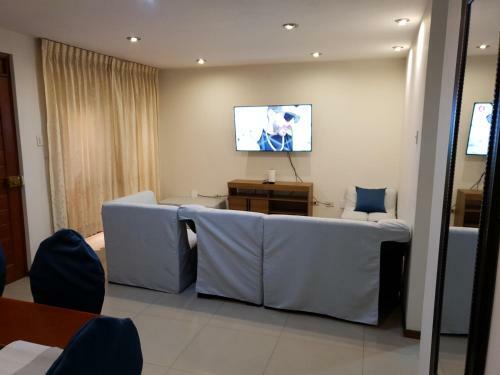 Characato. Hermoso Apartamento Independiente.