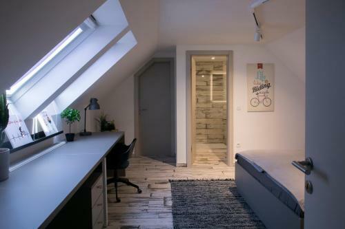 Apartamento Above The Old Vine App Lent With River View