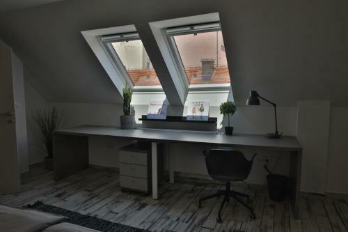 Apartamento Above The Old Vine App Lent With River View