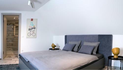 Apartamento Above The Old Vine App Lent With River View