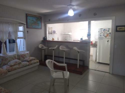 Casa Com Piscina Em Gerib� Para Temporada.