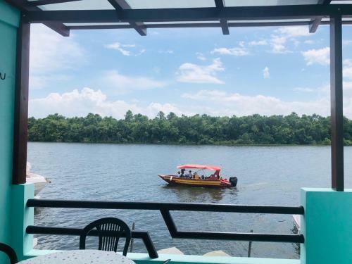 Lar Da Pregui�a, �s Margens Do Rio Pregui�a