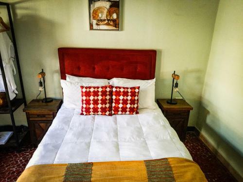 Hostal Hotel Much�