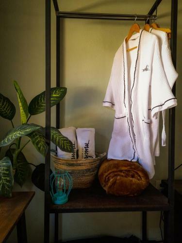 Hostal Hotel Much�