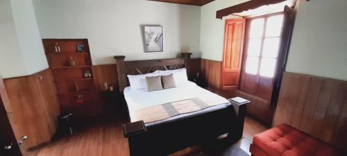 Hostal Hotel Much�
