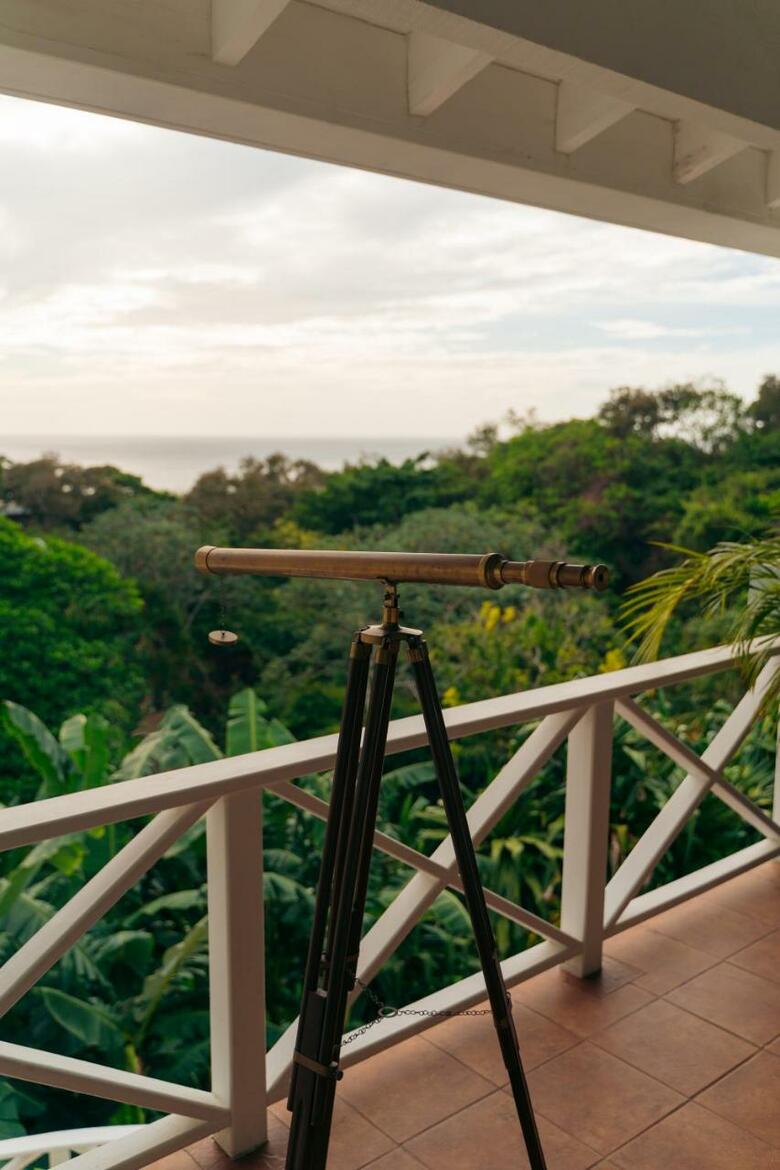 Hotel Blue Roatan Resort
