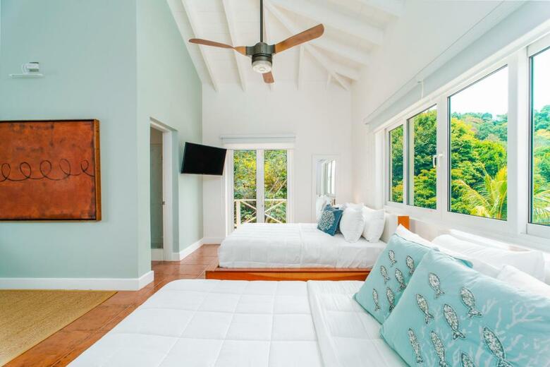 Hotel Blue Roatan Resort