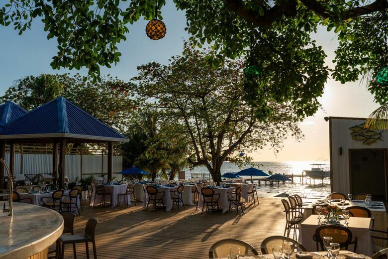 Hotel Blue Roatan Resort