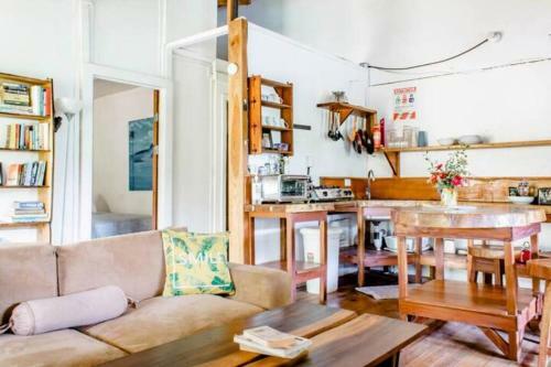 Bamboo River House And Hotel