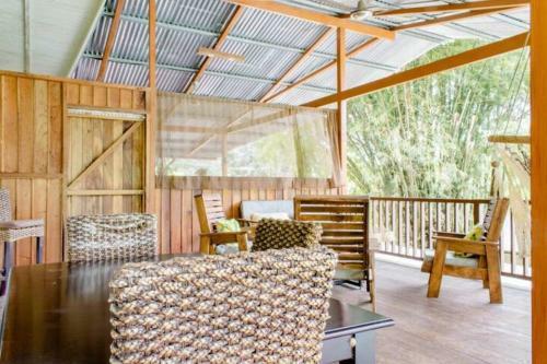 Bamboo River House And Hotel