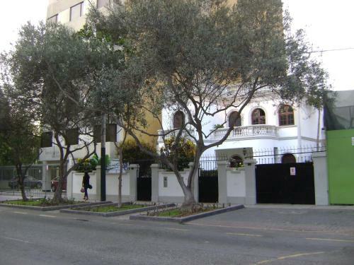 Hostal Dos De Mayo