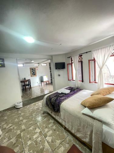 Maidith White Cove Hotel