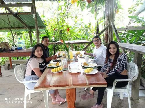 Hostal Misahualli Laguna Paikawe B&B