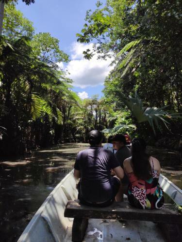 Hostal Misahualli Laguna Paikawe B&B