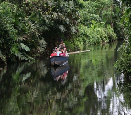 Hostal Misahualli Laguna Paikawe B&B