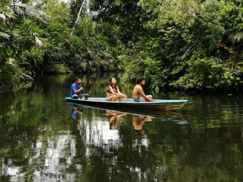 Hostal Misahualli Laguna Paikawe B&B