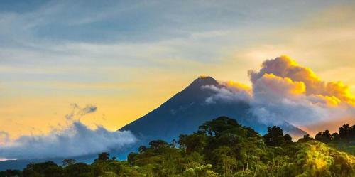 Majestic Arenal House - Private Pool, Wifi, A / C