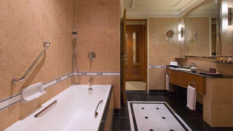Sheraton Saigon Hotel & Towers