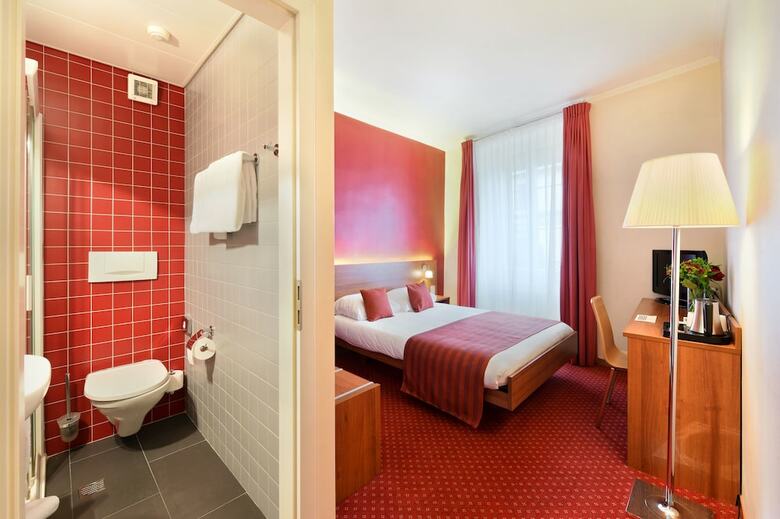 Hotel International & Terminus(.)
