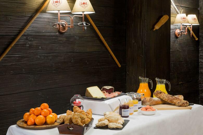 Hotel Edelweiss Manotel