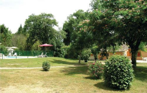 Holiday Home La Barde P-737