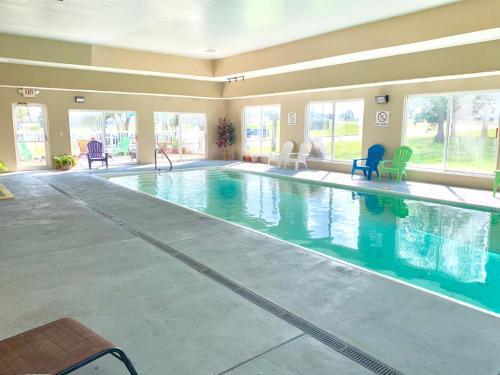Hotel Chateau Inn & Suites Cuba Missouri
