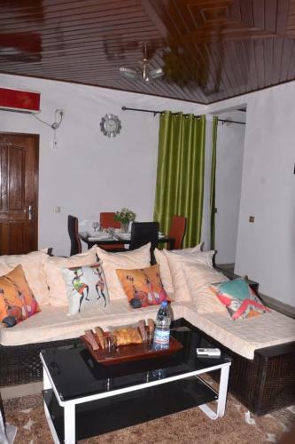 Apartamento Mak�p� (Douala): La Maryliz Bel Appartement Meubl�