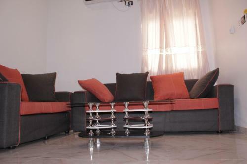 Hostal Room In Studio - Elu Hotel Studio - Bonamoussadi
