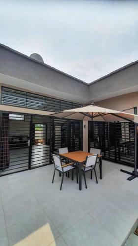 Oasis Villa Elena