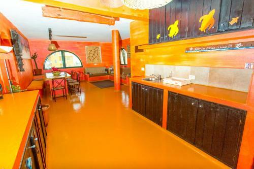 Bed & Breakfast Surfactivity Guest House