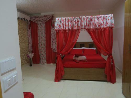 Apartments "1000 And 1 Night" Redsealine